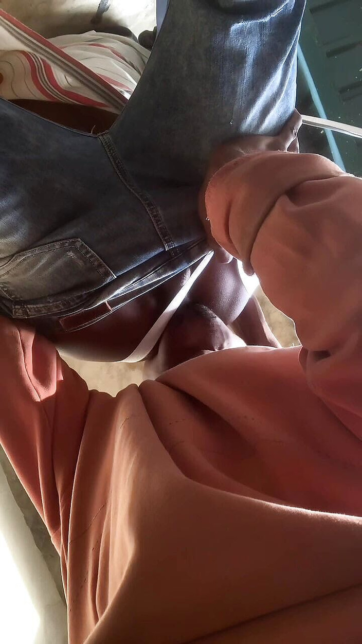 Stilesbhalifa1: 夏の仕事の後に私の二段ベッドの仲間を犯す