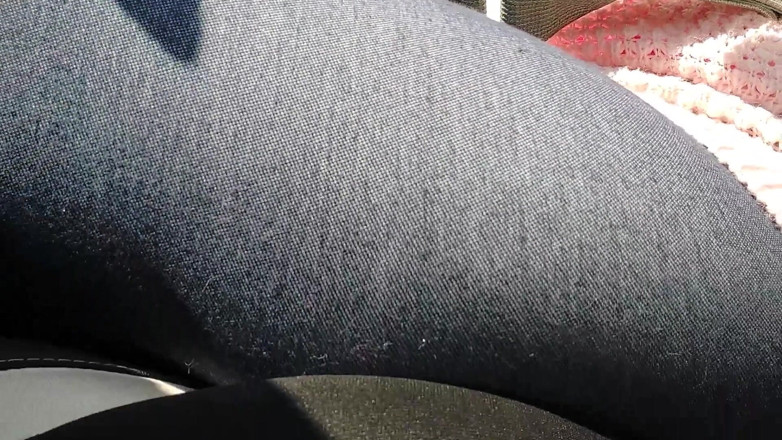 Nicoletta Embassi: Farts in a car