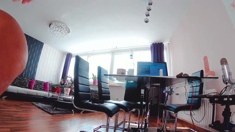 King of datass: Sexydea twerka con un culo sexy collegato