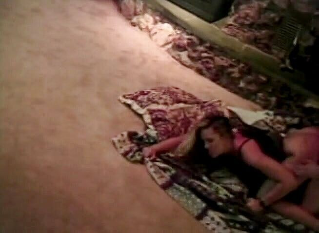 The Vintage Era: Milf pirang luar biasa disetubuhi dengan keras di pantatnya