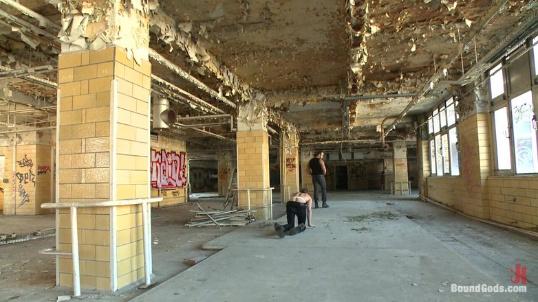 Bound gods: Fleischfabrik Berlin - Bahagian Satu Dengan Spencer Reed