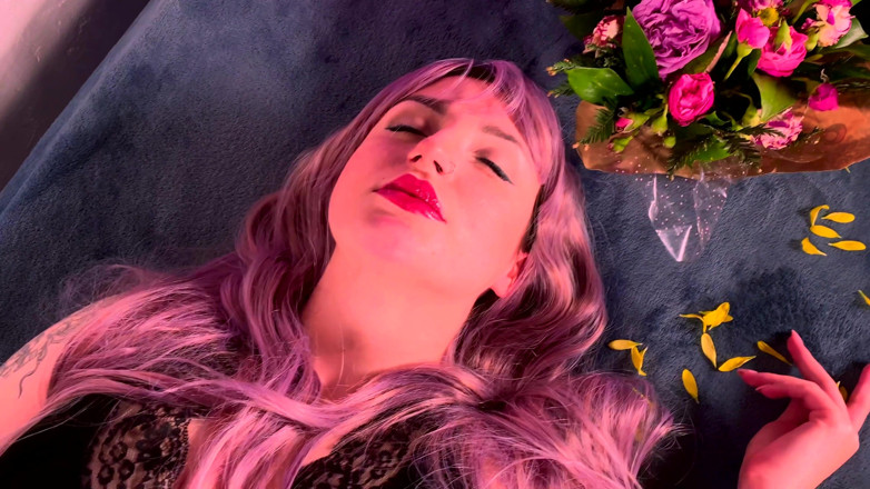 Edita Fantasy: Cute bitch passionately sucks huge rubber dildo and rides it...