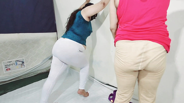 Netu: Büyük memeli iri güzel teyzeler fitness için ateşli egzersiz yapıyor