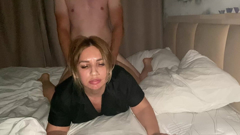 AlexElly: An Anal Plug for a Beautiful Bitch Real Sex