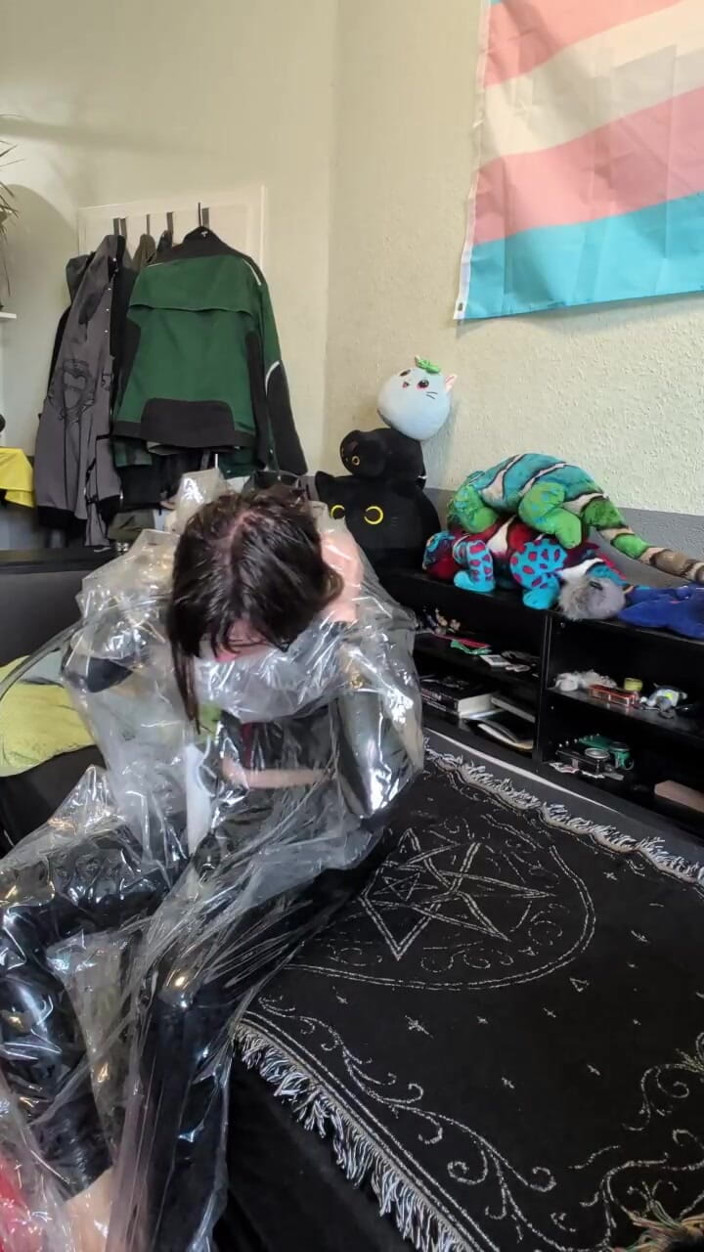 AJ_the_catgirl: Vacum Selfbondage Expirement