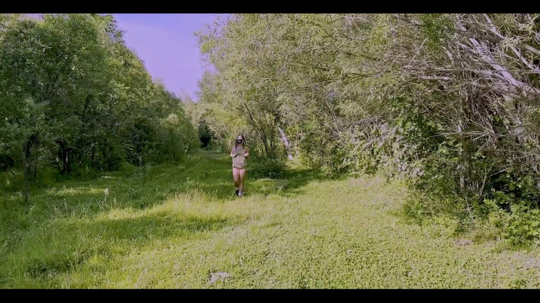 Juli Smith Meow: 야외 섹시한 산책