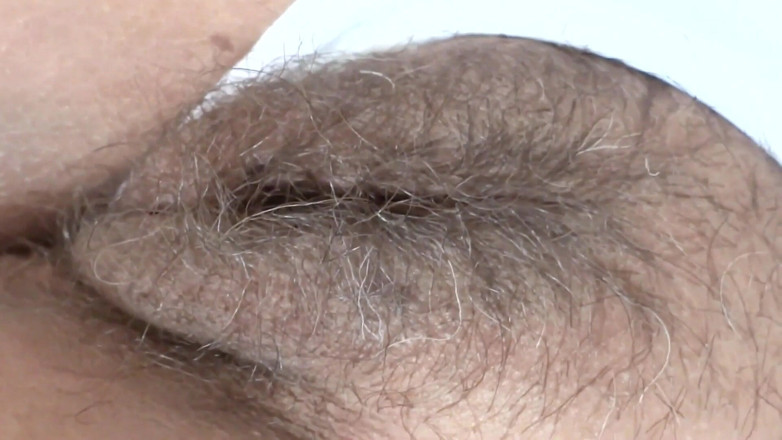 Ardientes69: 내 계모는 나에게 그녀의 보지를 애무 할 수있는 권한을 부여하고 난 심지어 자신을 만지지 않고 온다.
