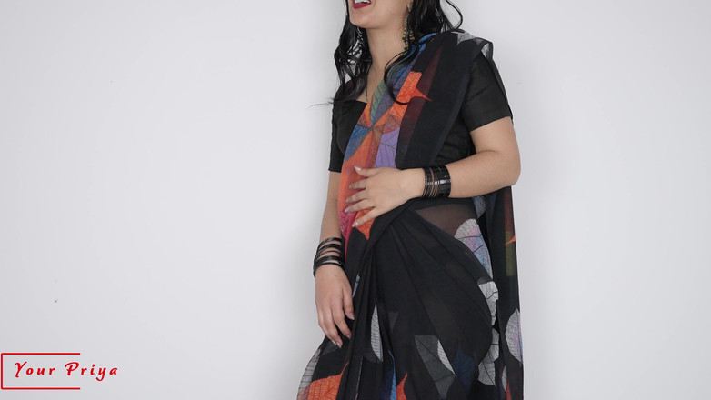 Your Priya: Caliente india amiga se masturba el culo y el coño...