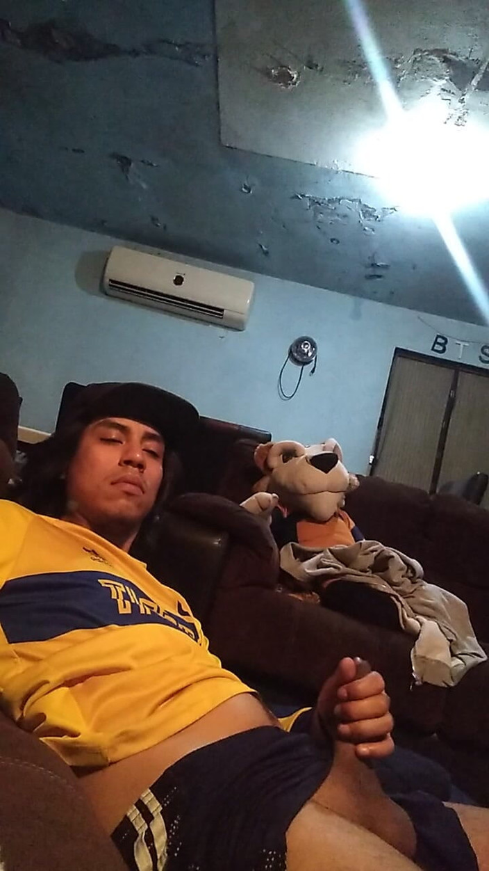 AlexAlejandro13: 우리는 이른 아침에 연주한다