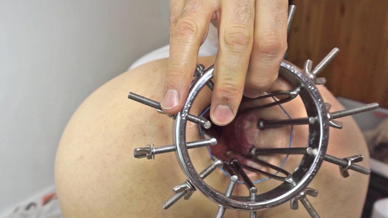 Giantasshole: Masukin lubang pantatku sampai dalam banget