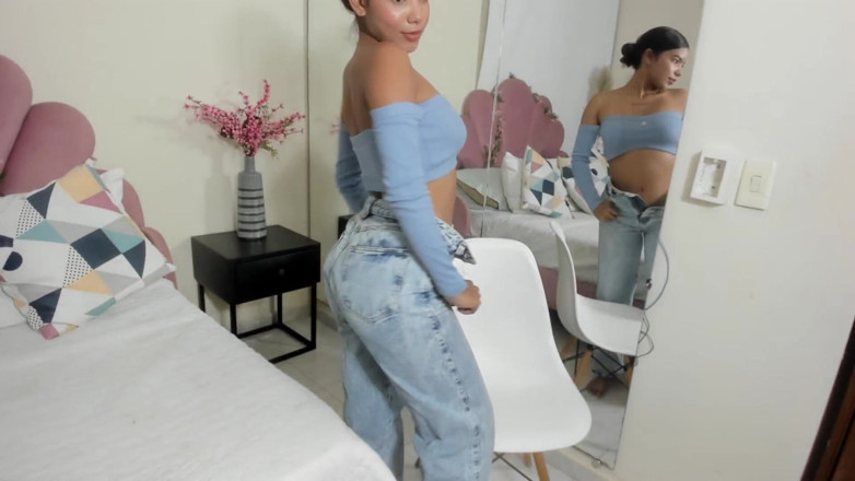 Angela Xoo: Spank Ass and Finger Sex Masturbation