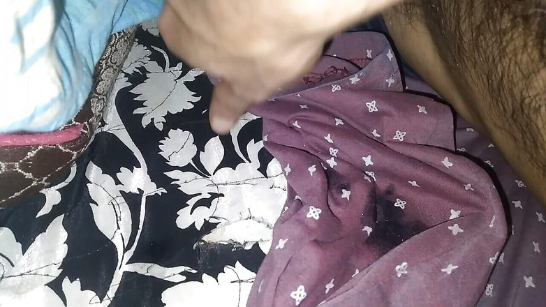 Hottypussy18: Mijn melkachtige sperma