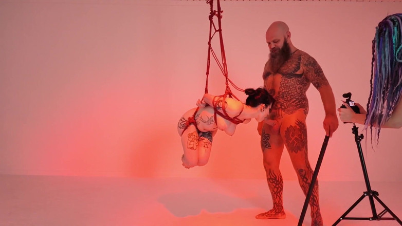 Master_Sadam: Conejito De Cuerda Se La Follan - Detrás De Escena