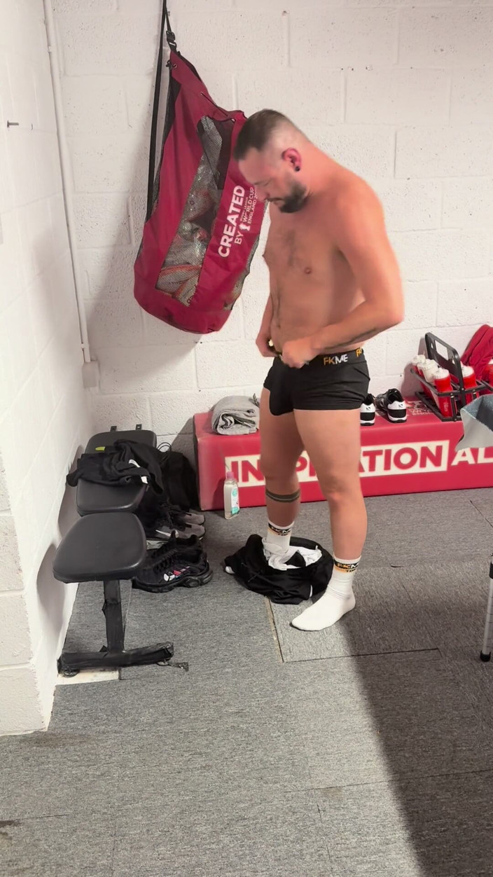 Bobby Jay: Footballer Bobby Jay Gets a Massage with a Happy Ending
