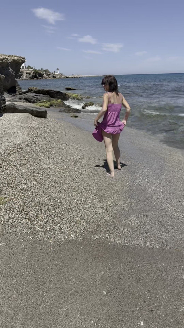 SBG Media: Flashing on the Beach