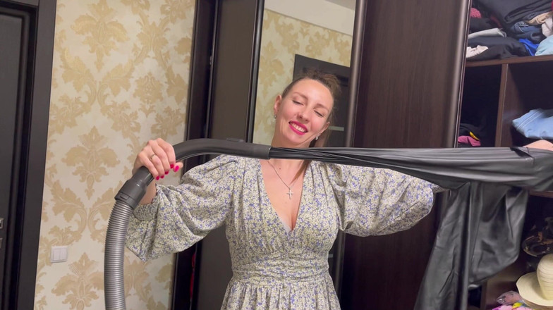 Hottie goddess: Người giúp việc ngoan ngoãn: da, quần tất &amp; tôn thờ...