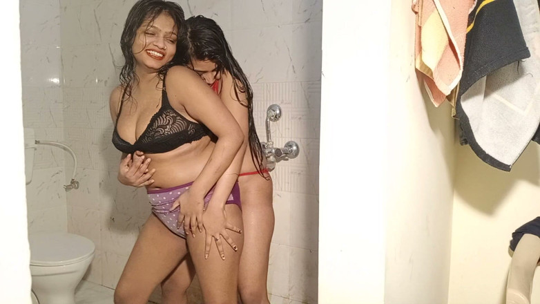 Indian Lesbians: sundar desi lesbiyan premi bhaap se bhare shovar seks