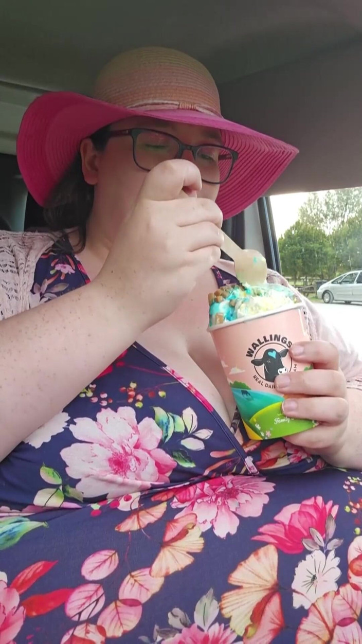 SSBBWLadyBrads: Давайте з'їмо морозиво