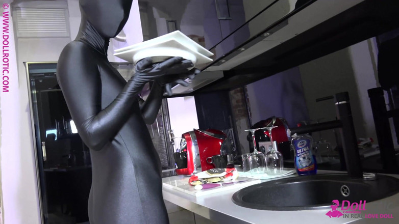 Dollrotic: My Puppet in Public