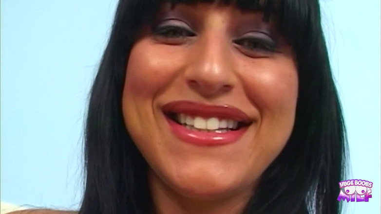 Huge Boobs MILF: Bomba rubia super caliente tiene sexo alucinante después de recibir...