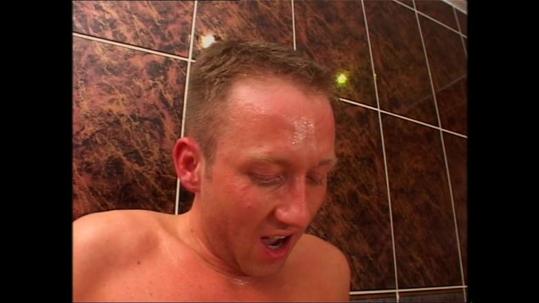 Muschi movie official: 在深喉口交之前挑逗鸡巴