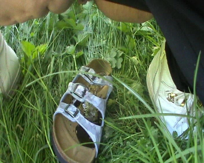 tammara big: Perhatian Luar Ruangan Saya Kencing Bahkan di Sepatu