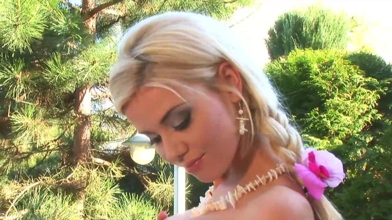 Solo's Addiction: Blonde Badane gets horny in front of the old man...