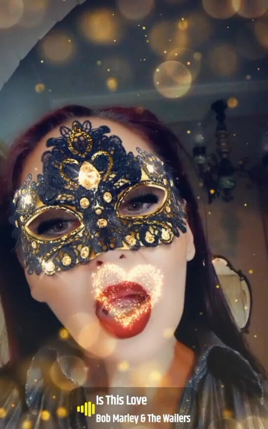 Dominatrix Redsonyja: 可以D型爱S型不仅在游戏中。无论谁给我正确的答案，我都会奖励和惩罚。迎接