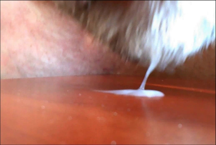 Random111zoig: Yo comming en una mesa