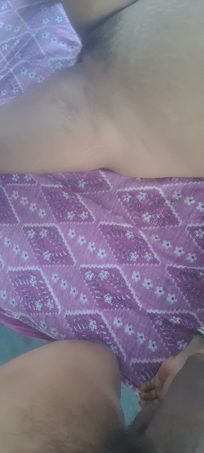 Localsexlove011: Desi bhabi devar kontol besar handjob dan memeknya muncul dari...