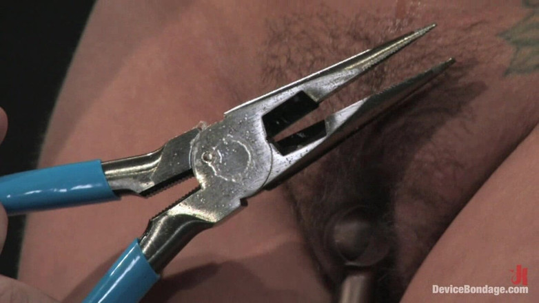 Device Bondage by Kink: Sara Faye Live, del 1