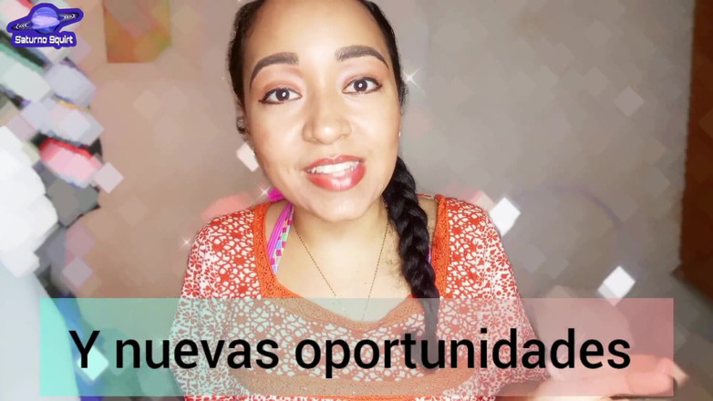 Saturno Squirt: 西班牙老师变成了你的性老师，有很多大声的呻吟抚摸她的