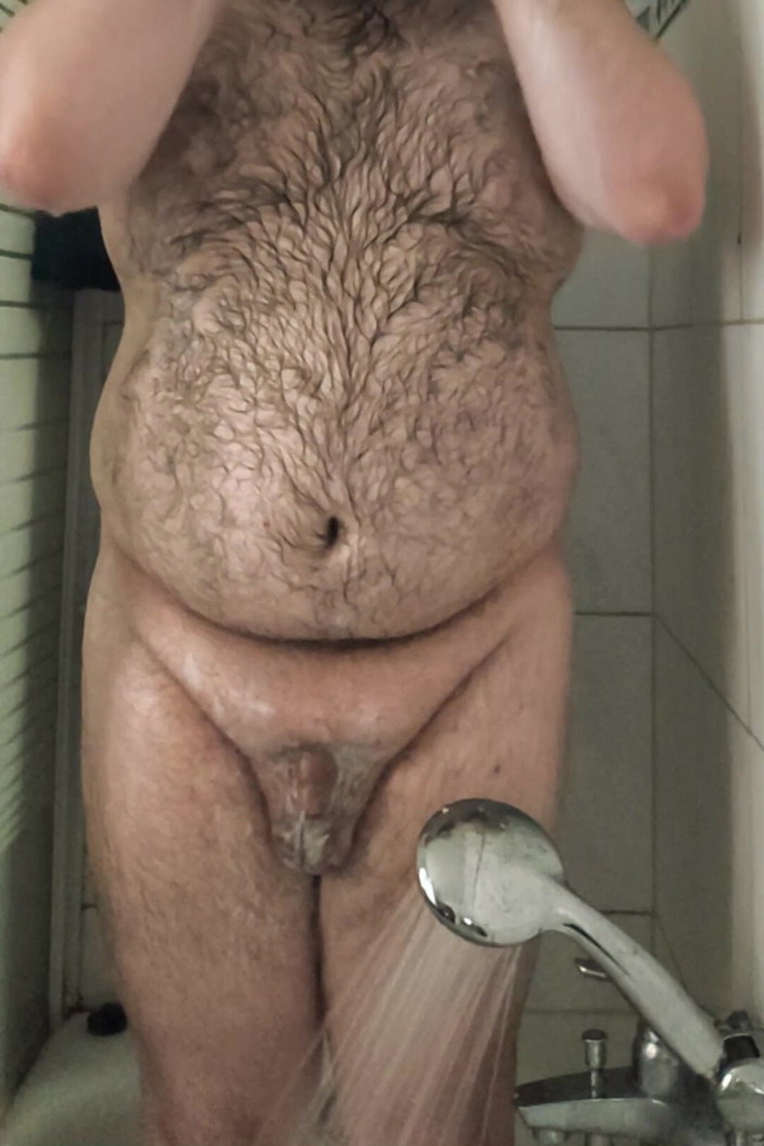 BearPup Akuma: Fat Bear Taking a Shower
