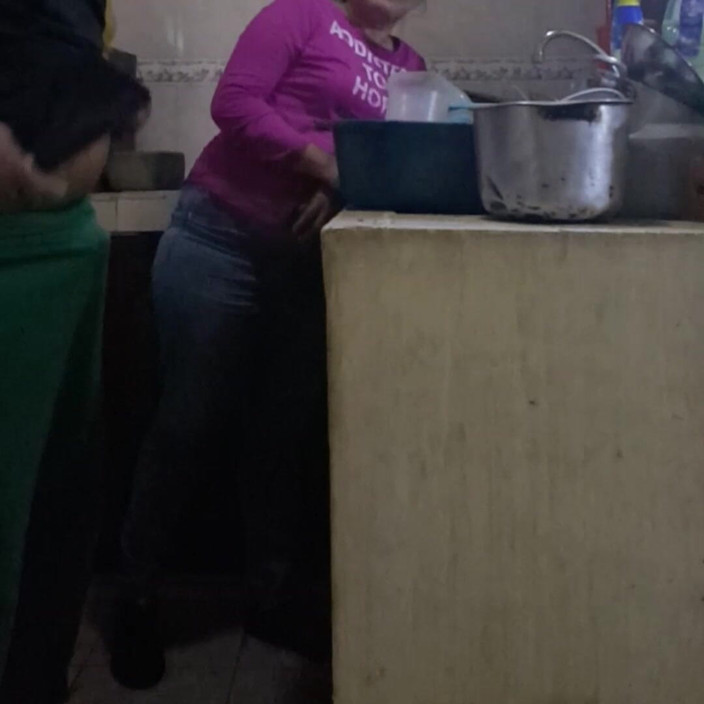 Eatrella j: Služka šuká při mytí nádobí, téměř nás chytila moje žena