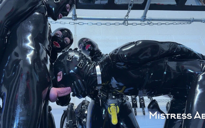 MistressAe: Mistressae &amp; Miss Lilly: Bi-antrenament în latex