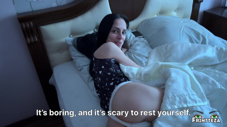 Frintteza: Gün - 10. Üvey anne ve üvey oğlu aynı yatağı paylaşıyor. Gırtlağına kadar boşalma