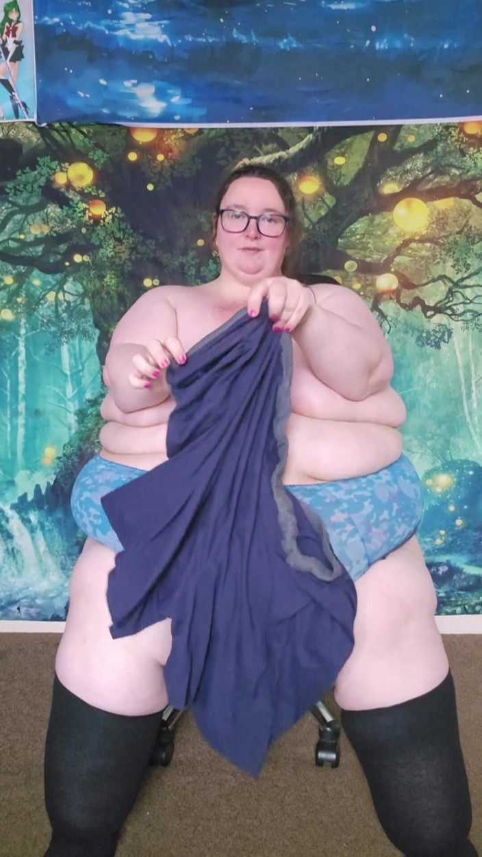 SSBBWLadyBrads: Cewek super semok ini memeknya setelah mandi