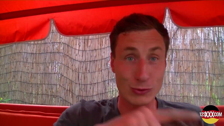 123XXX - 100% Amateurs: Сексуальна німецька красуня з маленькими цицьками трахається після фотосесії