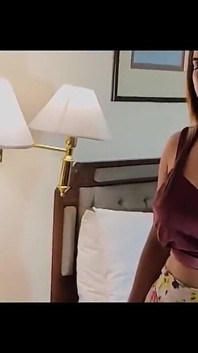 Fată sexy futută în camera de hotel indian