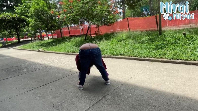 Mirai: Buttcrack in het Park