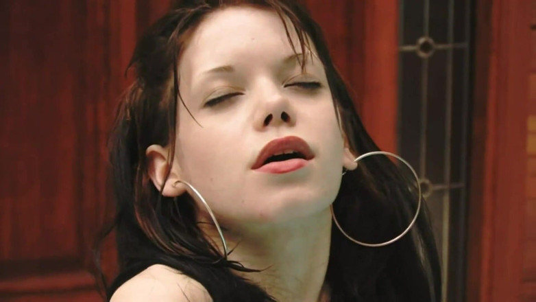 XTime Solo: Jacuzzi is her favorite place to pleasure pussy