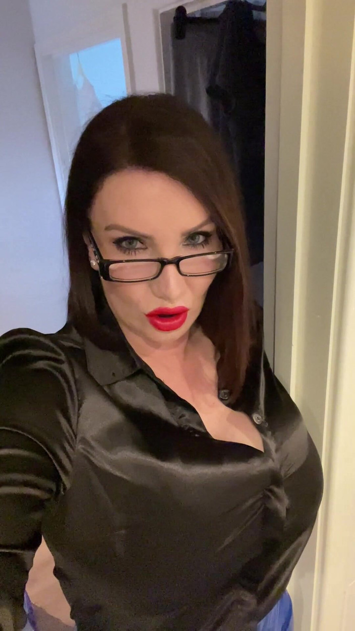 Sophie James: Những gì đã xảy ra sau khi đi tiểu tuyệt vọng vid