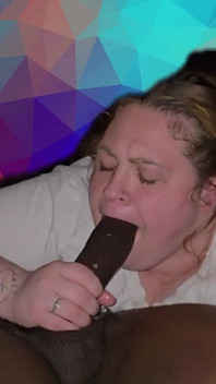 Ondergespoten in de mond van mijn stiefzus, haar lul zuigende lippen greep het allemaal