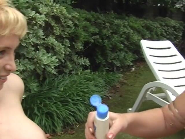 Girl on Girl: Wild lesbian girls in outdoors action