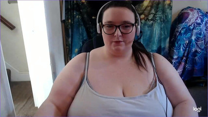 SSBBWLadyBrads: 老板给办公室工作人员送甜甜圈