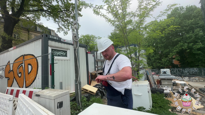 Micky Muffin Studio: Строители умеют трахаться