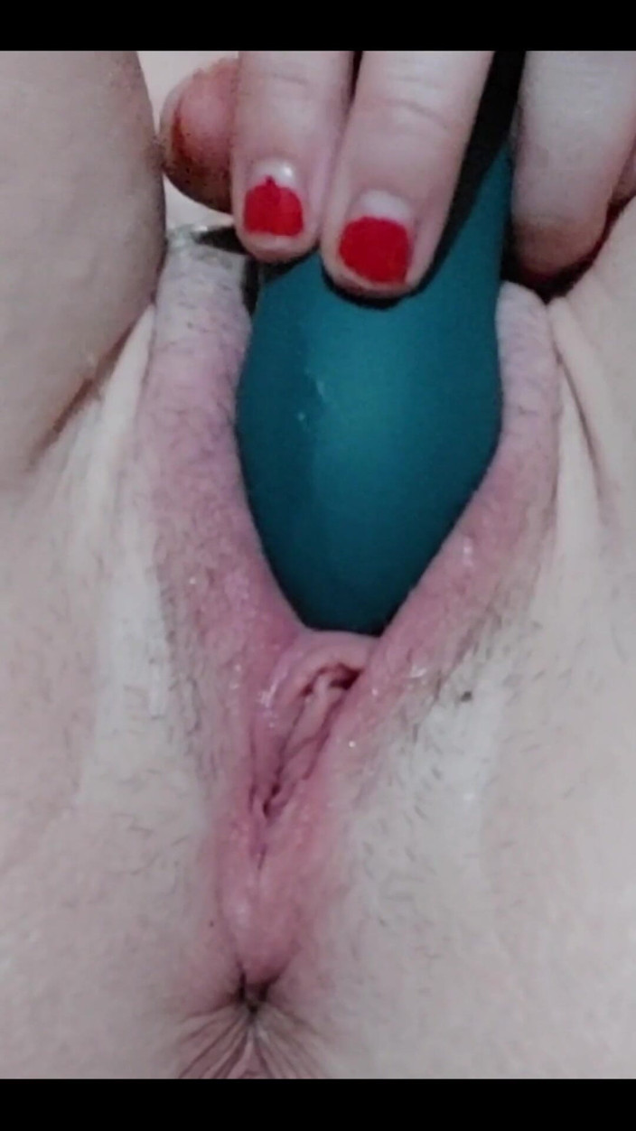 MistressThrope: Disfruta este primer plano de mí masturbándome en varios ángulos