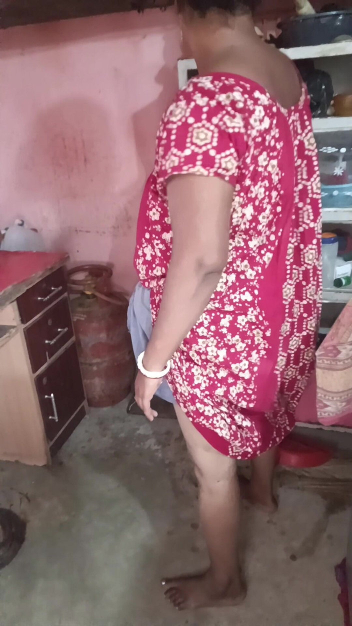 Pakhi0705: Kerja rumah harian pembersihan di dapur