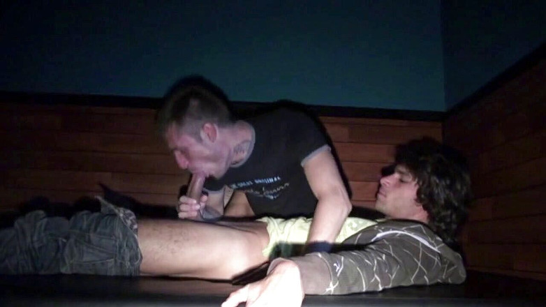 Gaybareback: Перший гей-досвід для прямого серфера