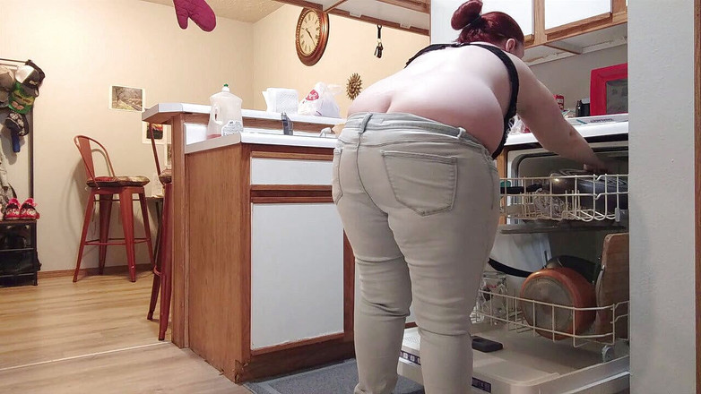 Sin Spice by Sophia Sinclair and Jasper Spice: Culo revela la descarga del lavavajillas